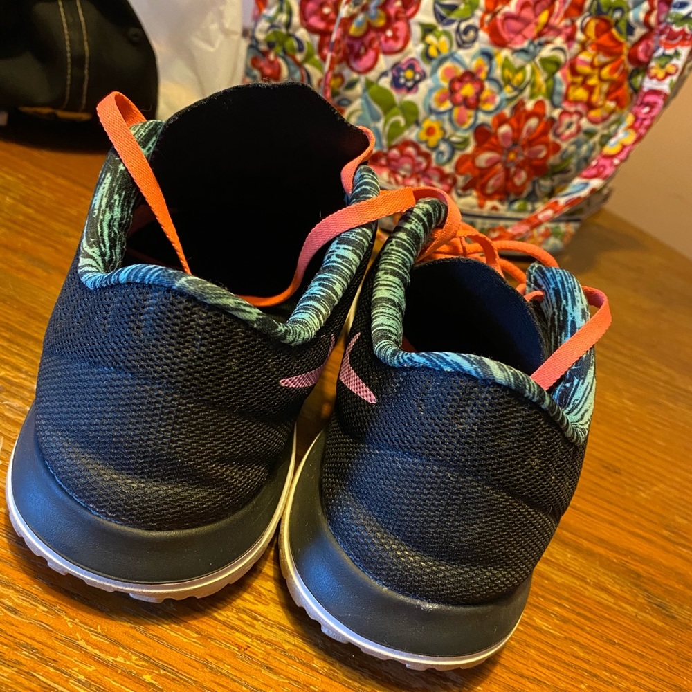 Nike Running Shoes - Picture 4 of 5